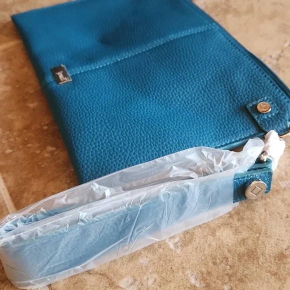 New Jewell By Thirty-one Toiquoise Textured Clutch and Accessory Set - Picture 5 of 7